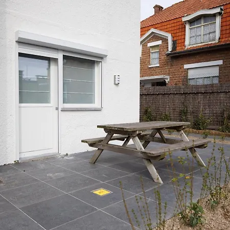 - Manou Apartment De Panne